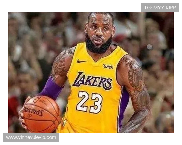 湖人连胜势头强劲 詹姆斯关键时刻再展领袖风采